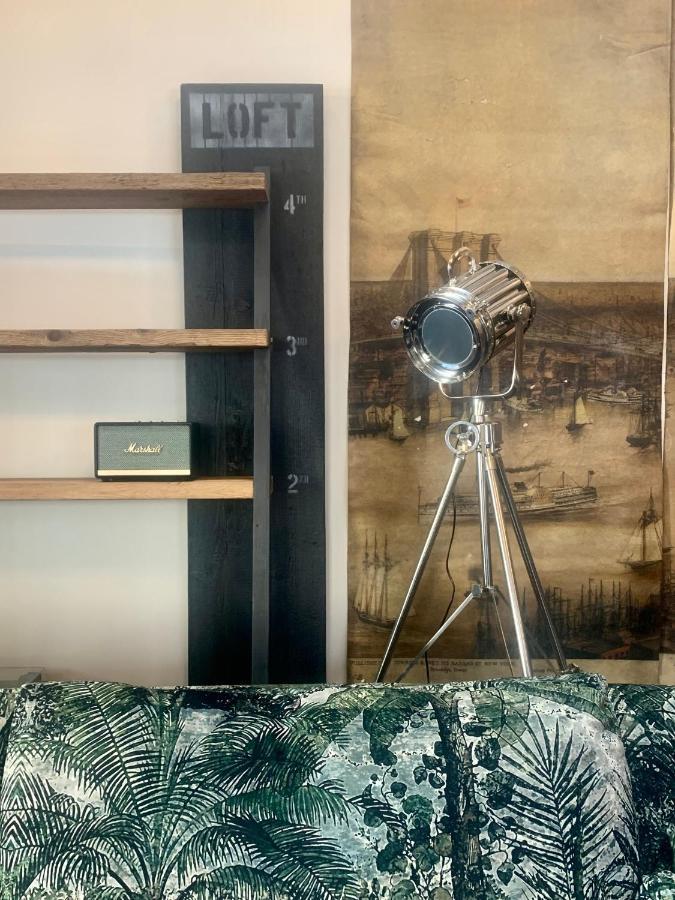 Loft 11: Luxury NYC-Style Apartment with Cinema Room Douglas Exterior photo